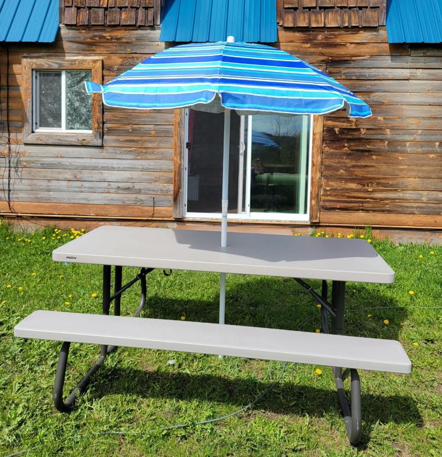 Duck Lake Lodge Babb Екстер'єр фото
