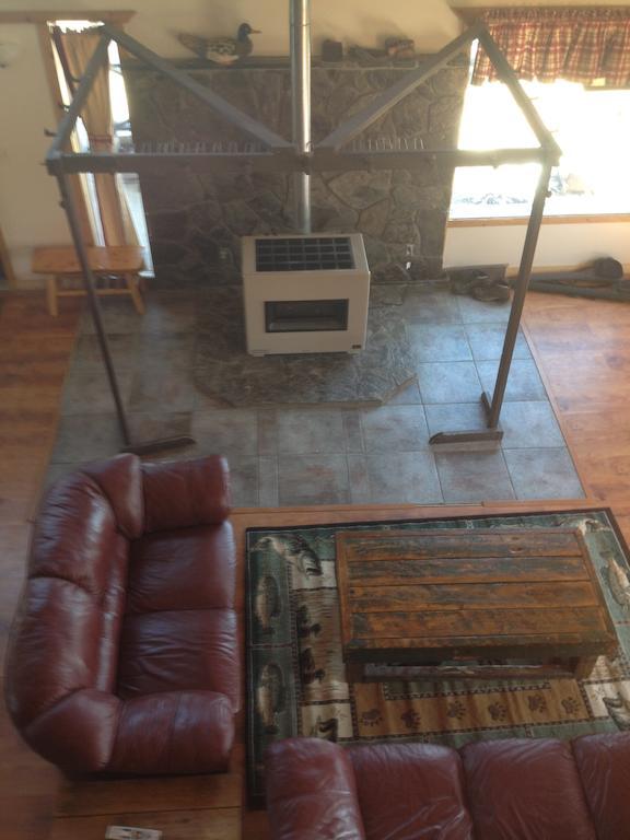 Duck Lake Lodge Babb Екстер'єр фото